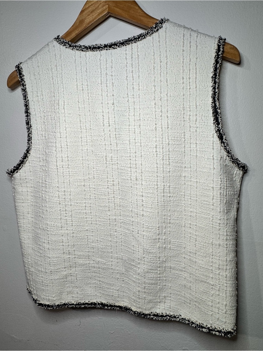 Adrianna Papell Cream Tweed Sleeveless Button-Front Top with Black Trim - Picture 3 of 9